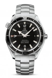 www.watchtime.com | watches in movies  | The Watches of James Bond | Seamaster Planet Ocean 2201 50 00 2008 von Daniel Craig getragen 201x300