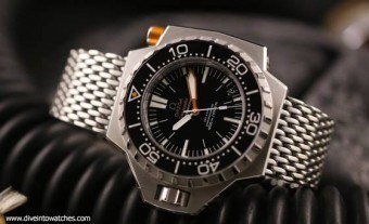 The Basics of the Rotating Divers' Watch Bezel | WatchTime - USA's   Watch Magazine