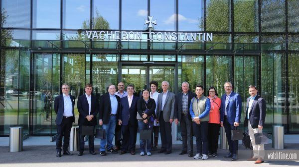 The Participants of WatchTime's 2017 Reader Trip in front of Vacheron Constantin's HQ in Geneva