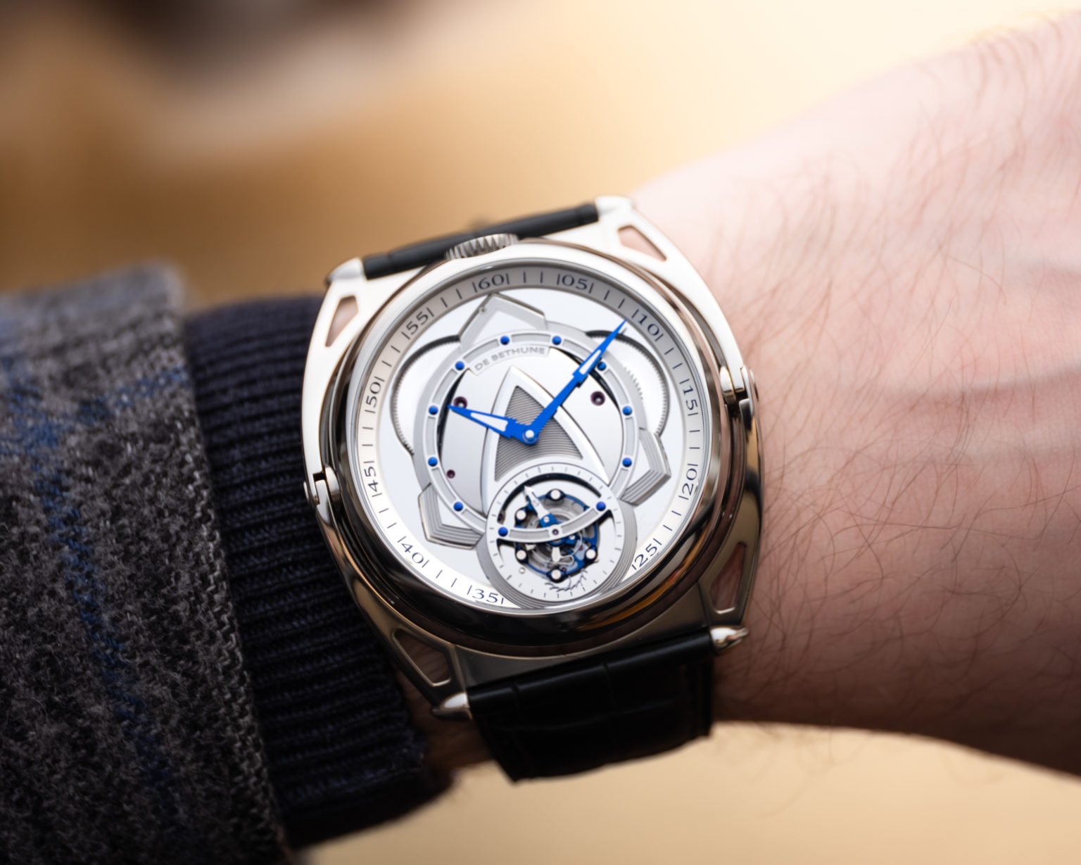 Two Faces, One Watch: De Bethune Introduces the DB Kind of Two ...