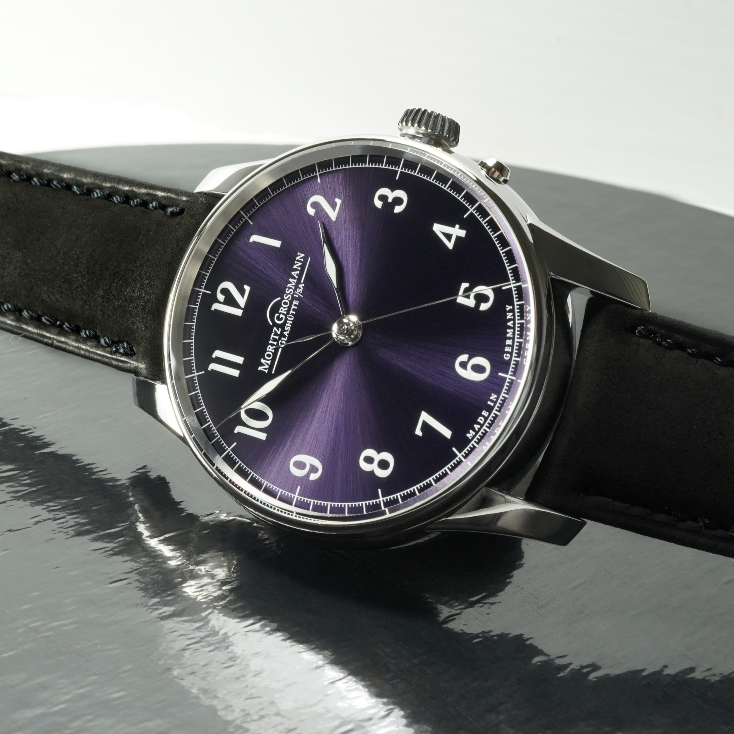 Purplicious: Moritz Grossmann Introduces a New Variant of the Central Second