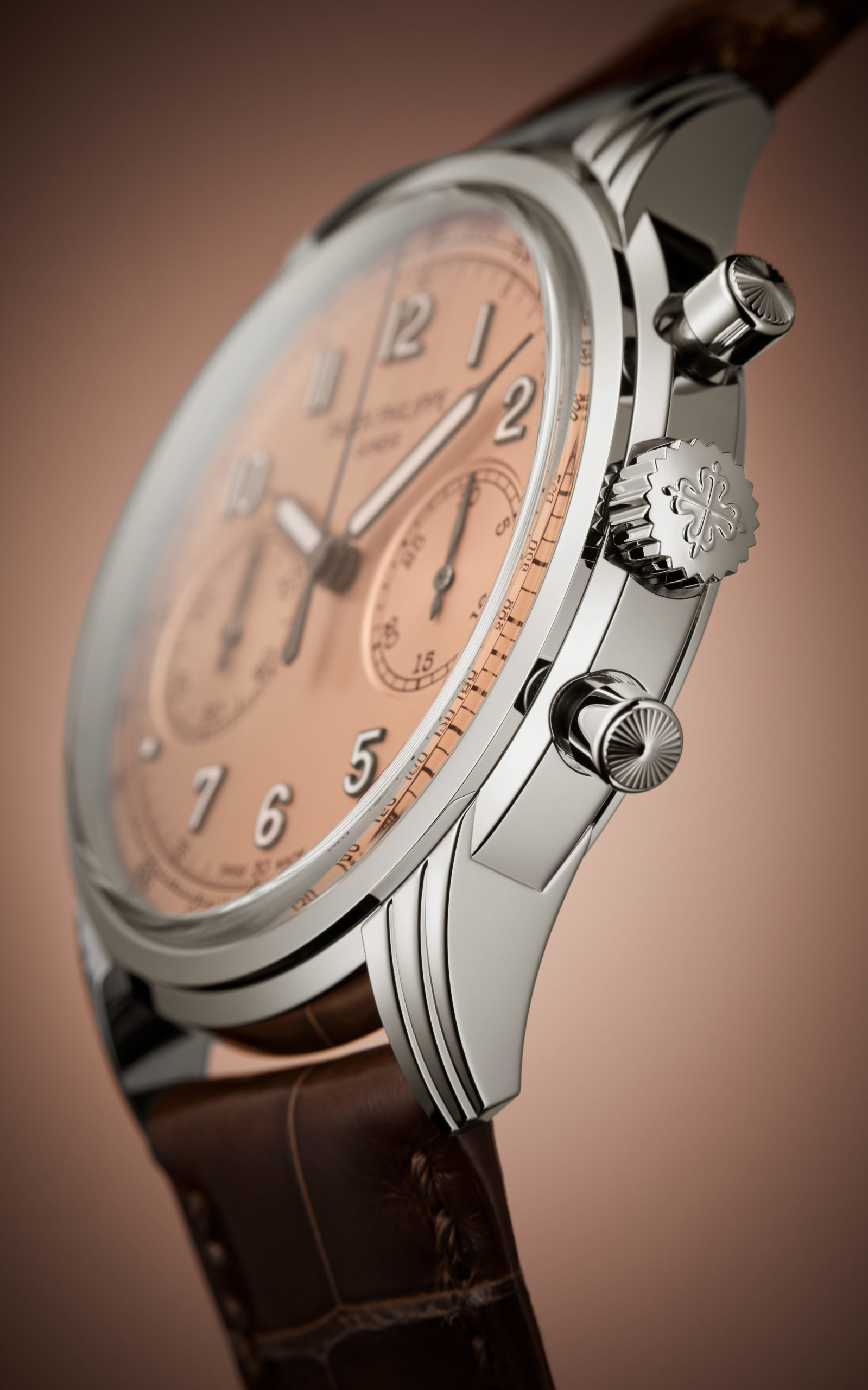 Intriguing Combination: Salmon Meets White Gold in Patek Philippe’s Ref. 5712