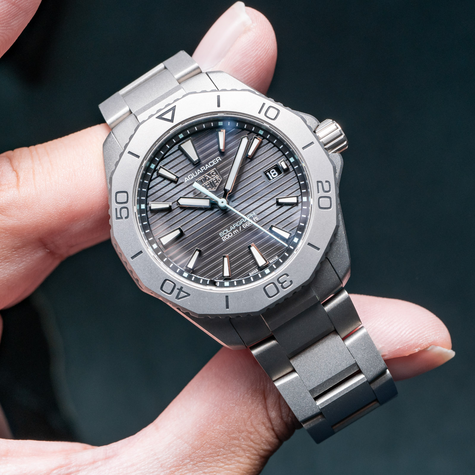 Running on Sun: A Second Look at the TAG Heuer Aquaracer Professional 200 Solargraph